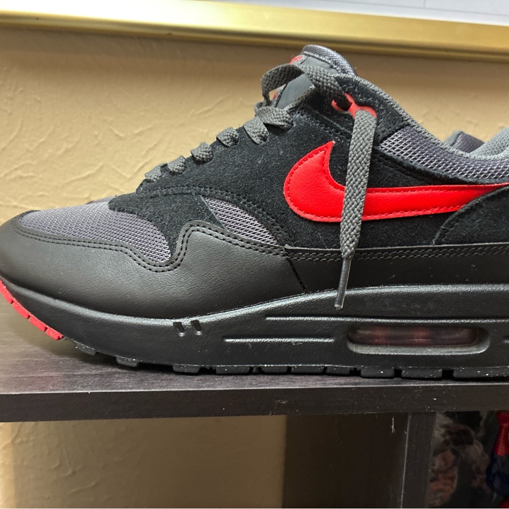 Nike Men's Black and Red air max 1 vamps WITH BOX